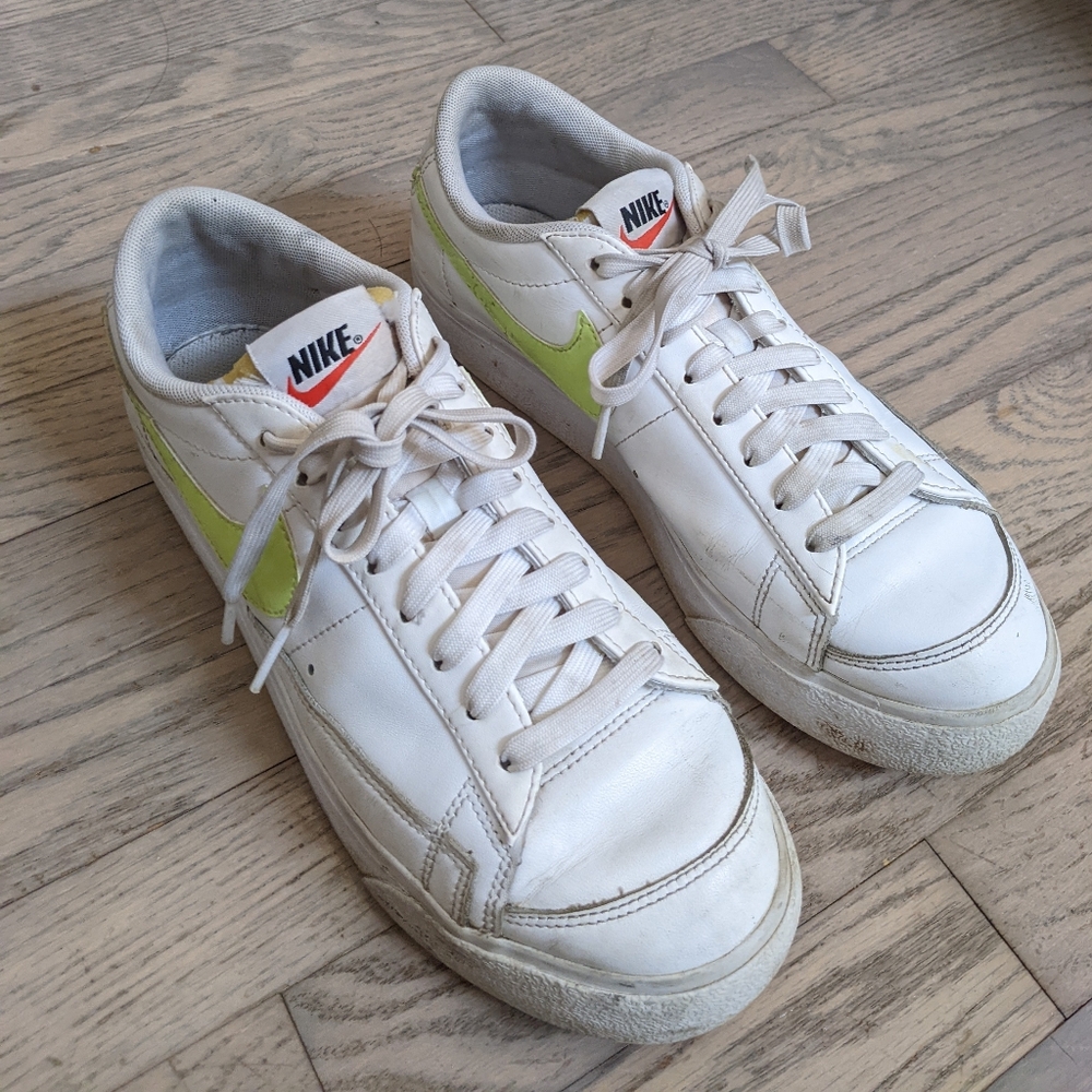 Nike Blazer low platform sneakers shoes, women's 9